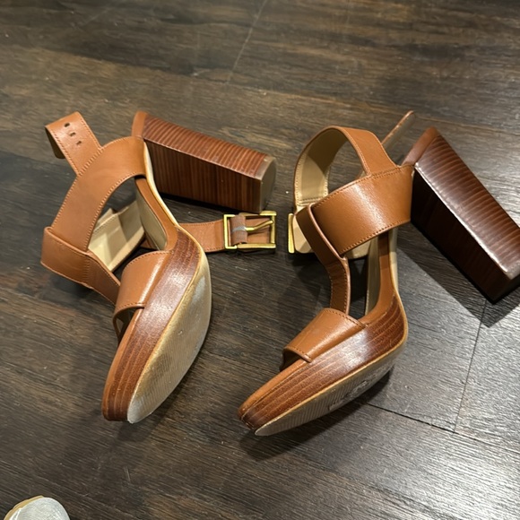 Michael Kors tan heel sandals size 9 - Picture 4 of 5